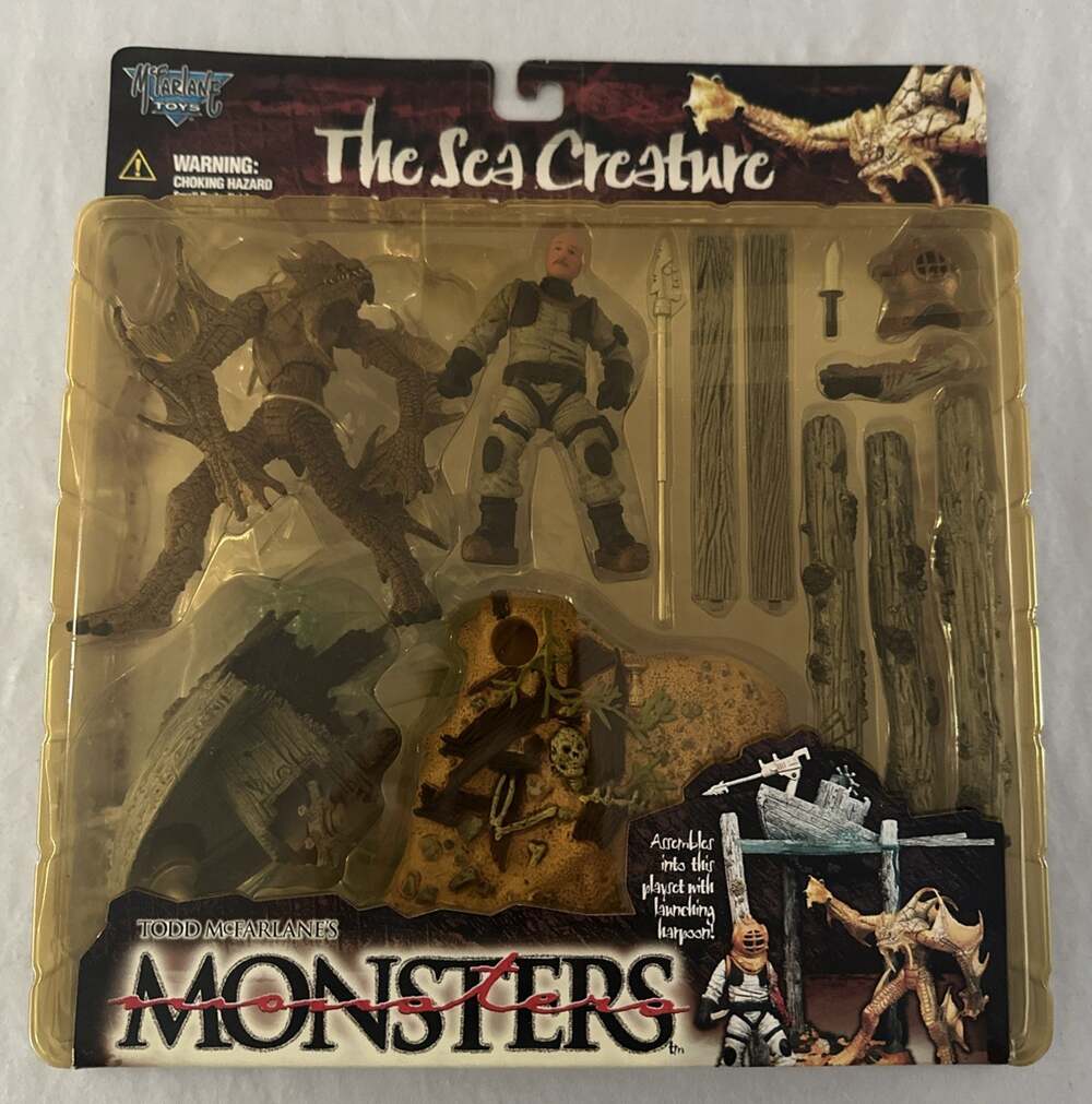 Todd McFarlane's MONSTERS Series 2 "The SEA CREATURE" Playset 1998 New in box